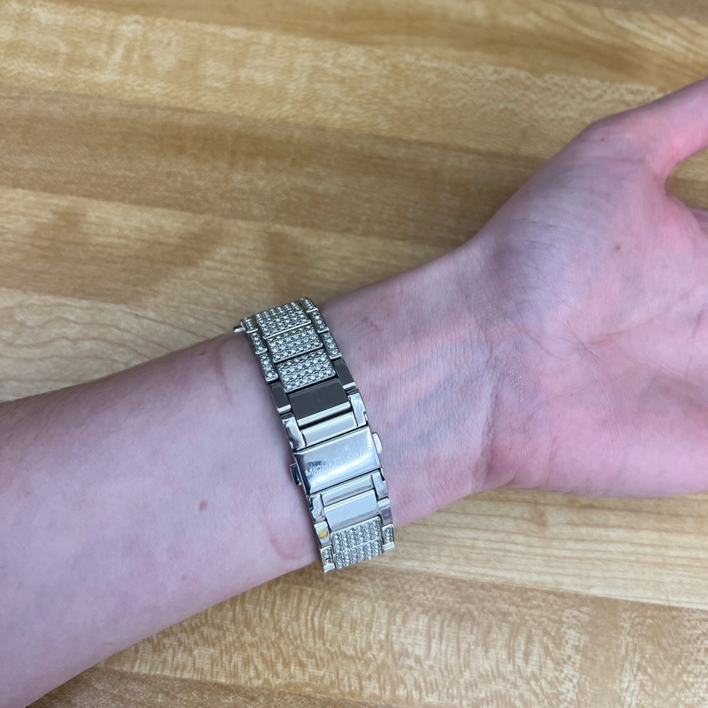 Michael Kors MK5572 Parker Women's Watch Silver Pave - Picture 7 of 15